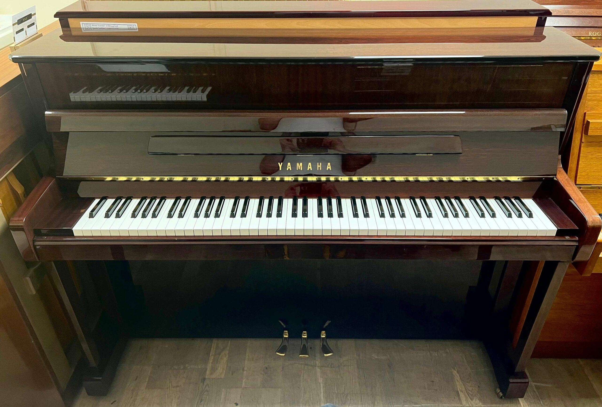 Yamaha V114N Upright Piano | Handel Pianos