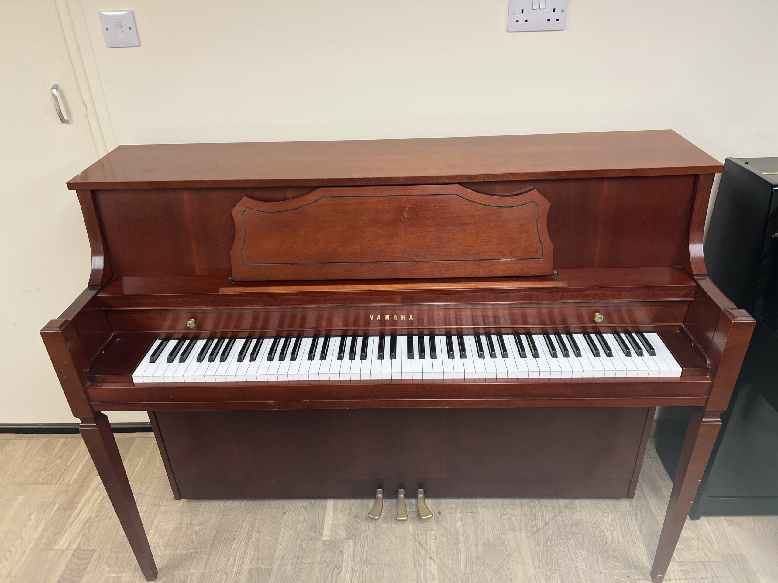 Yamaha M450 Upright Piano | Handel Pianos