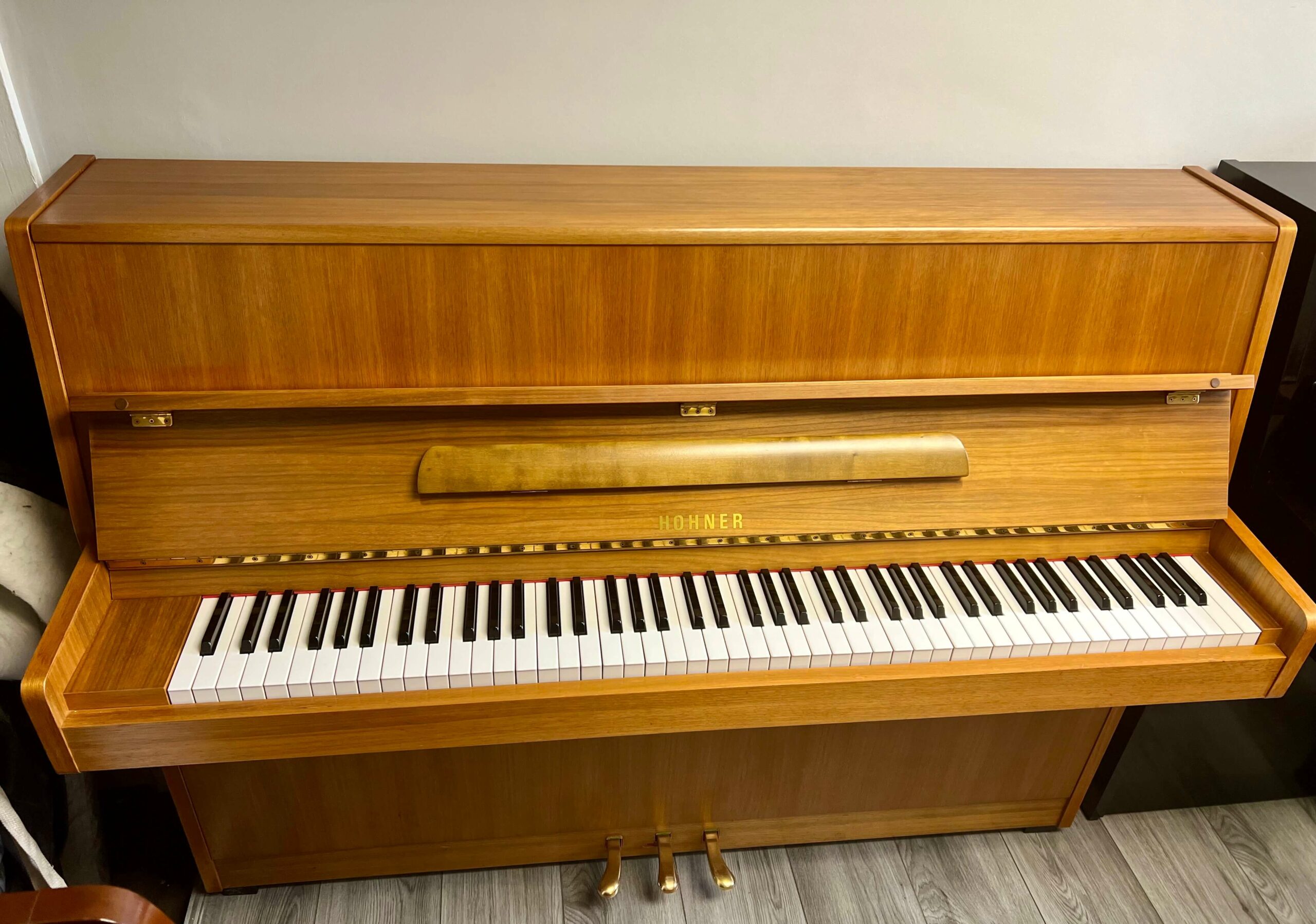Hohner Upright Piano | Handel Pianos