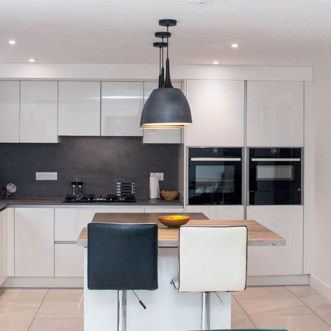 Handleless, Light Kitchen with Open Plan Layout by MAS Collection, image 5