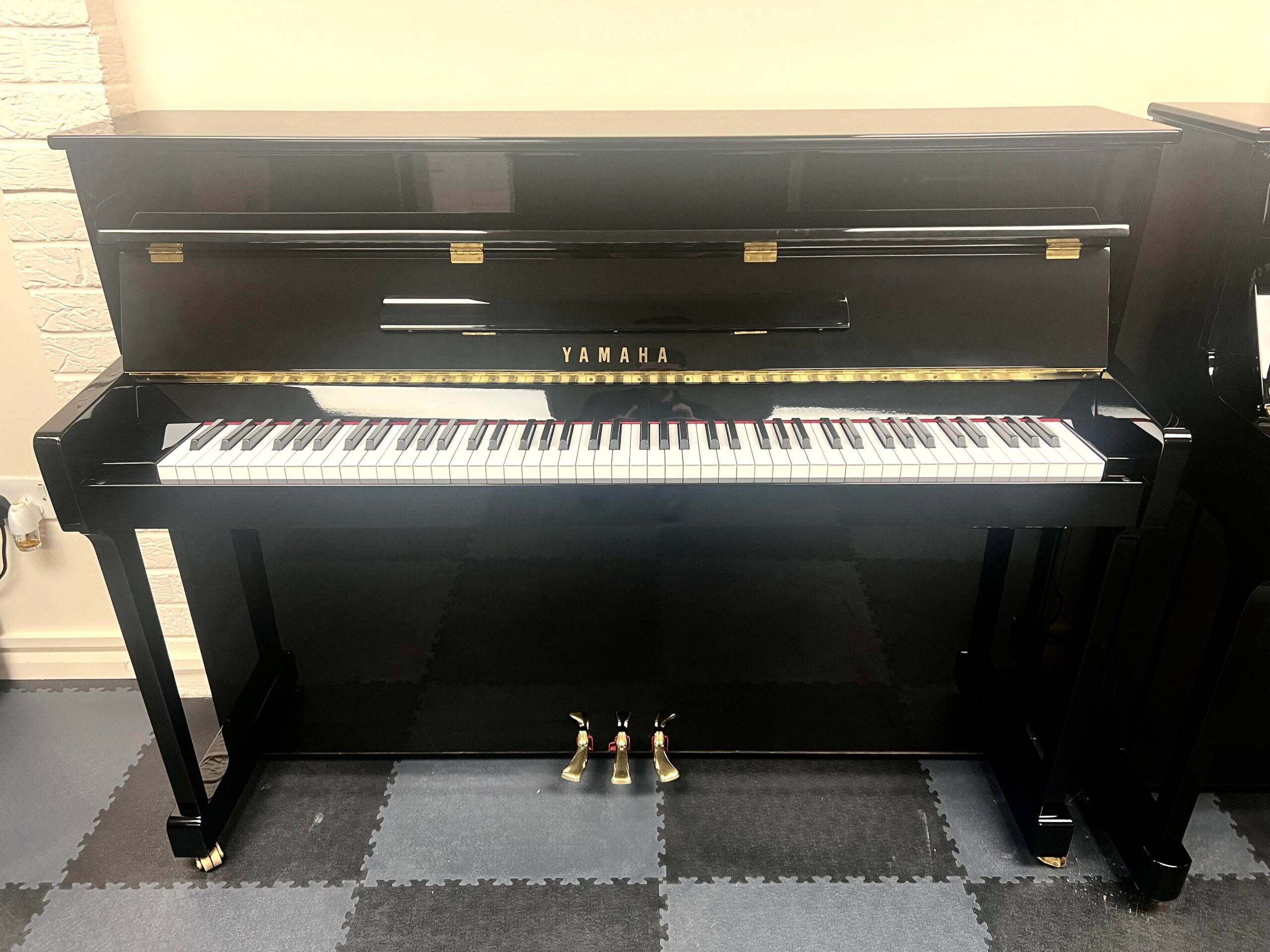 Yamaha P112N Silent Upright Piano | Handel Pianos