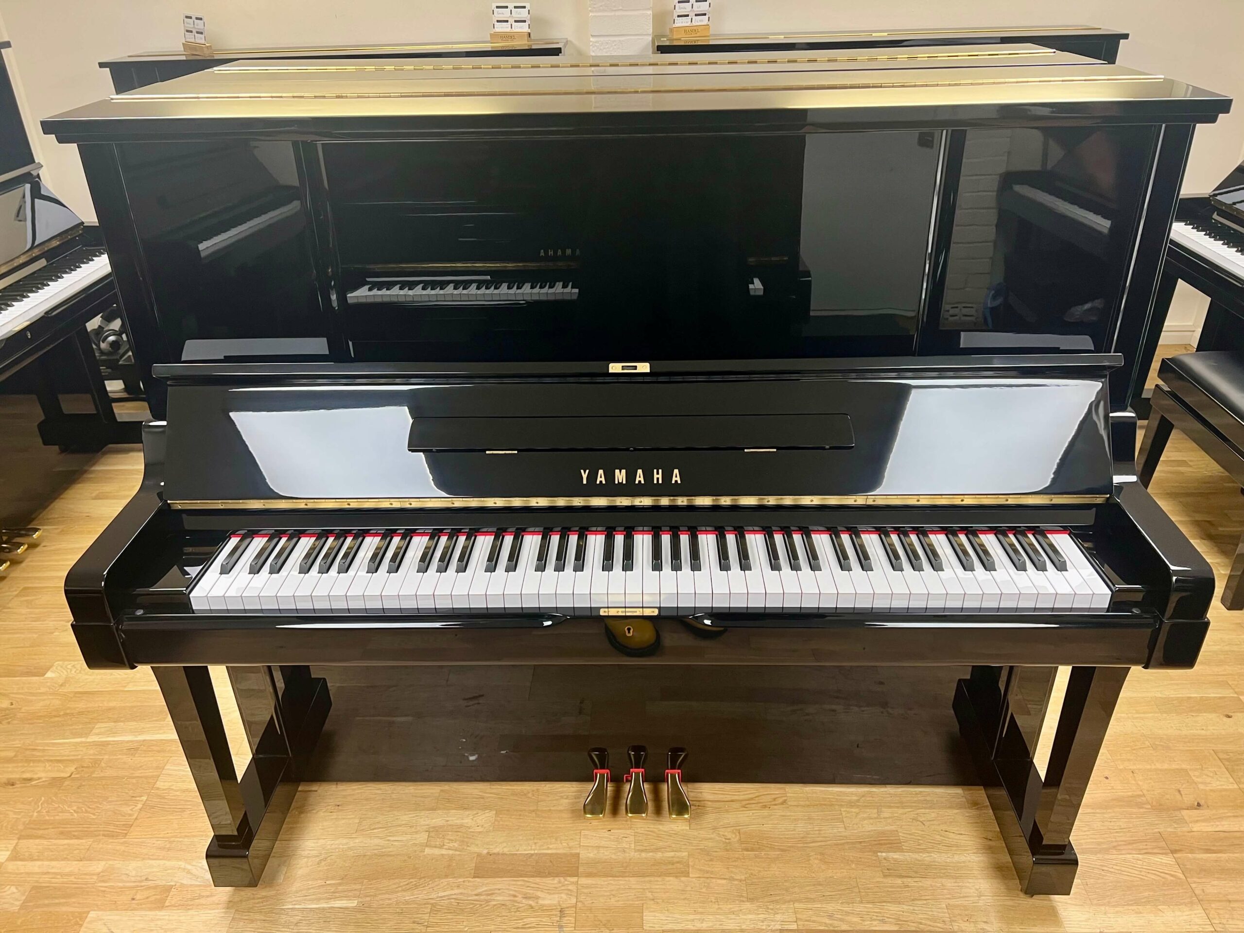 Yamaha UX3 Upright Piano | Handel Pianos
