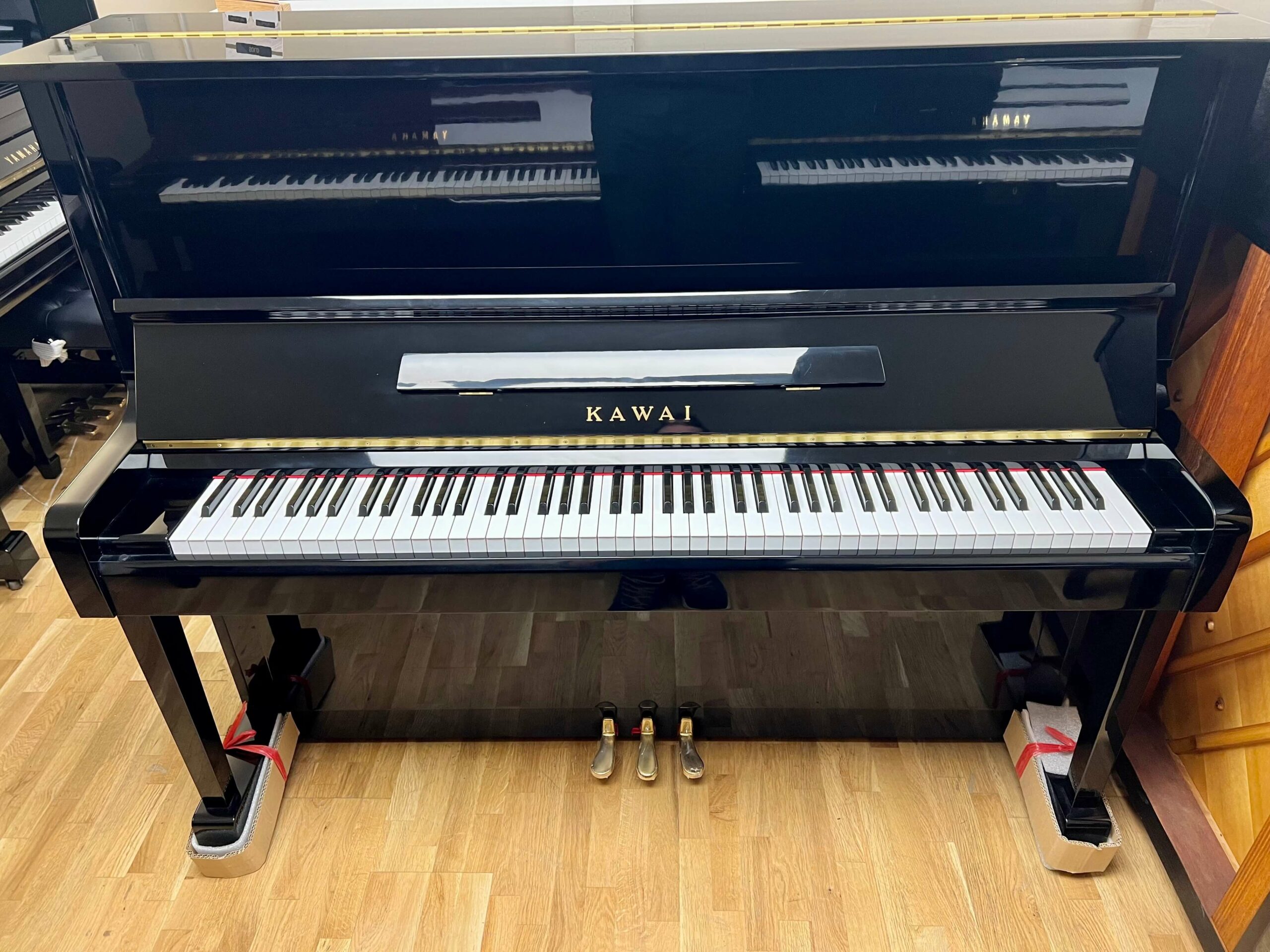 Kawai BS10 Upright Piano in high gloss black