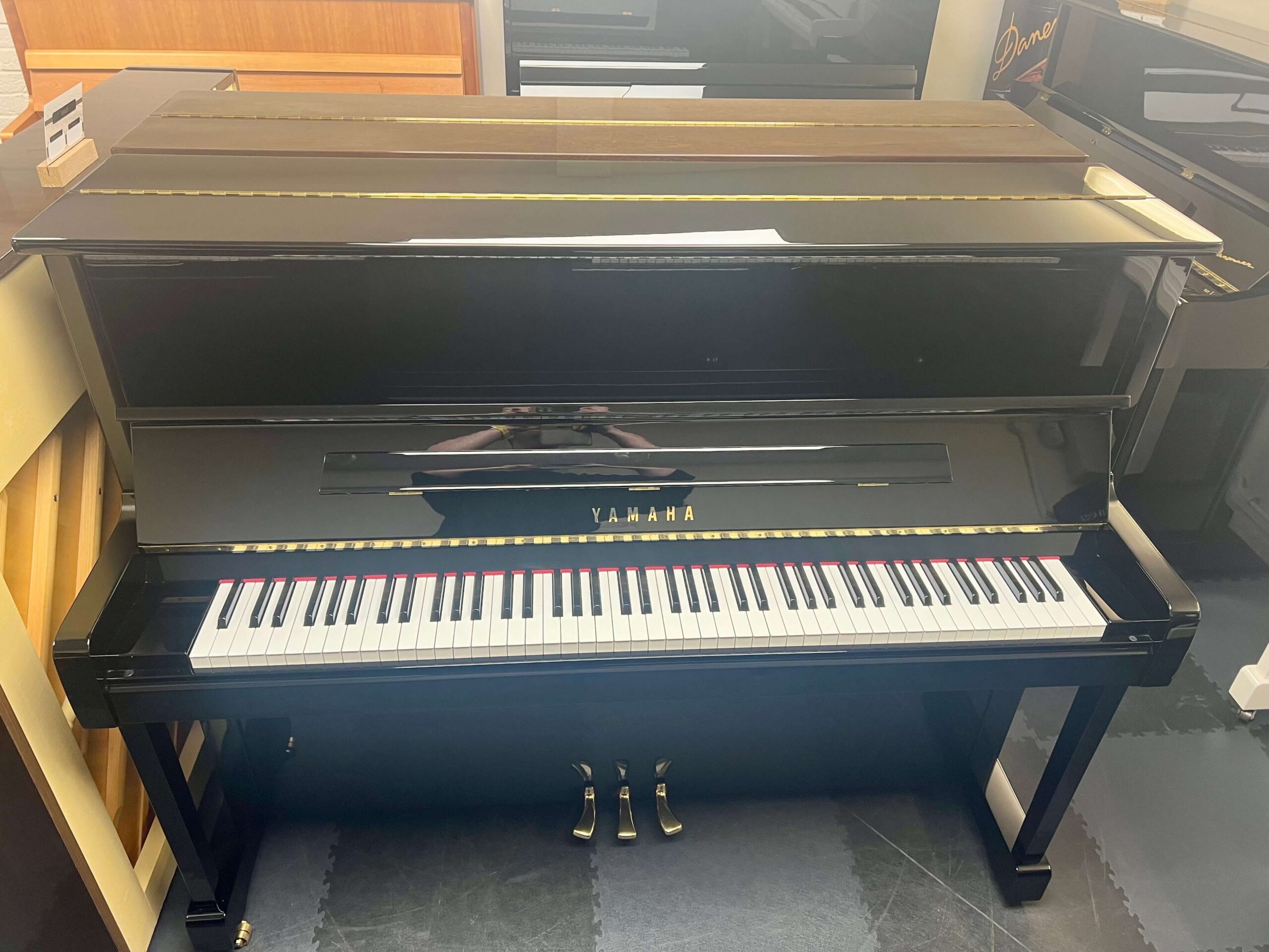 Yamaha P121G Upright Pianos | Handel Pianos