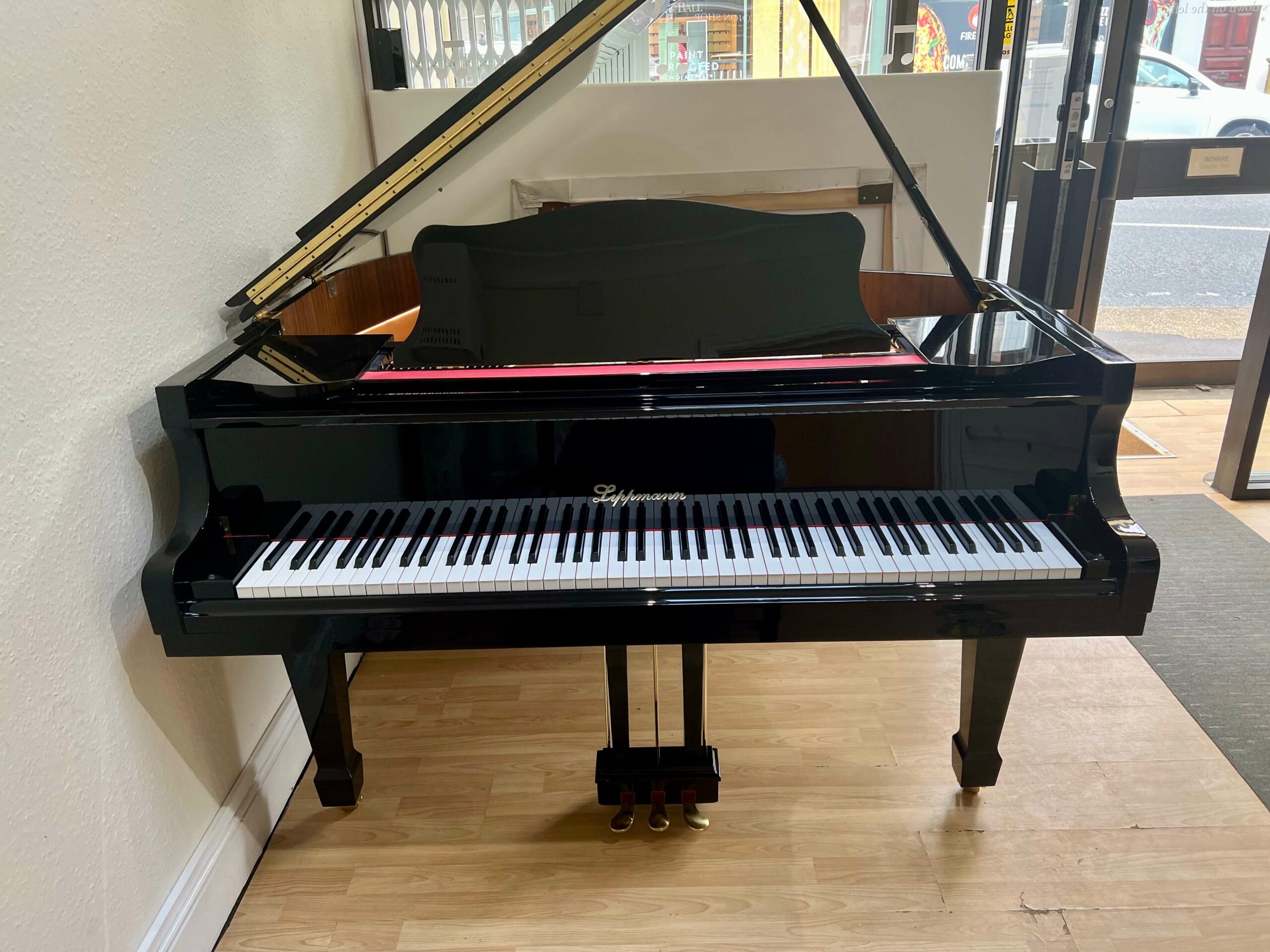 Lippmann Baby Grand Piano in high polished black