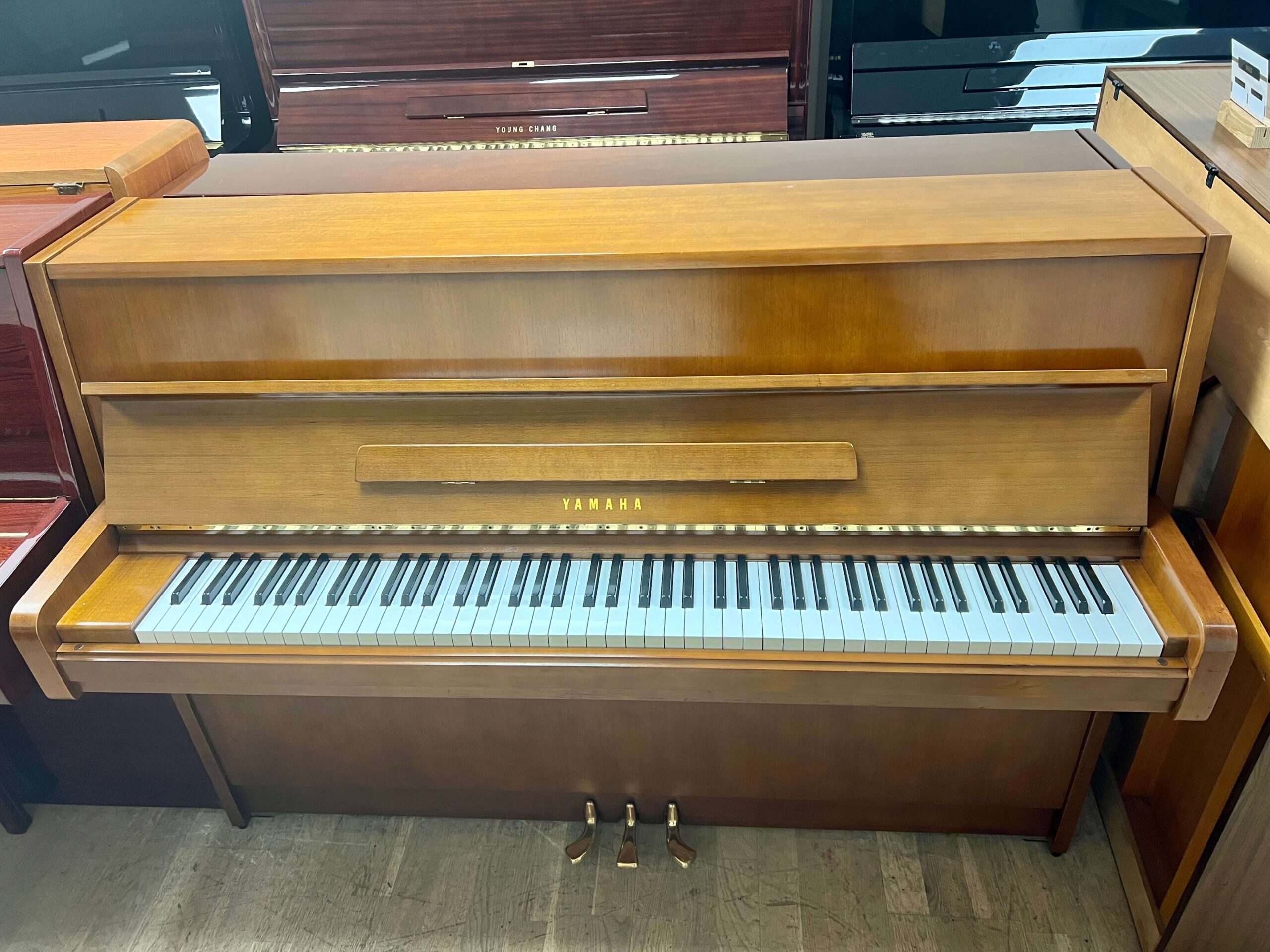 Yamaha M1CR Upright Piano | Handel Pianos