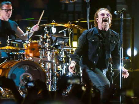U2 presta homenagem ao baterista Larry Mullen Jr.