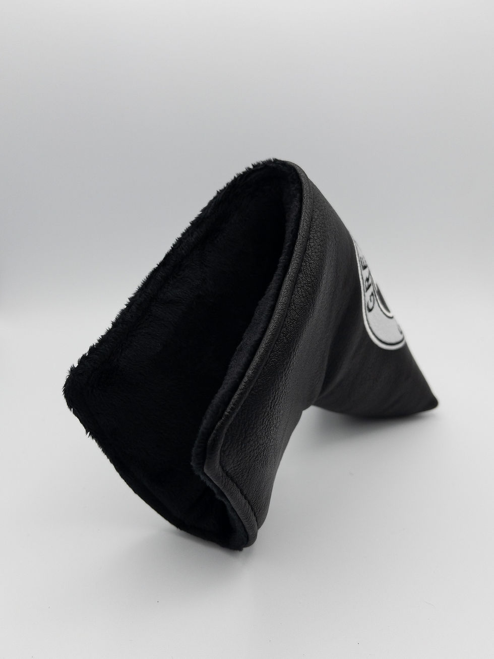 Thumbnail: Black Blade Putter Cover