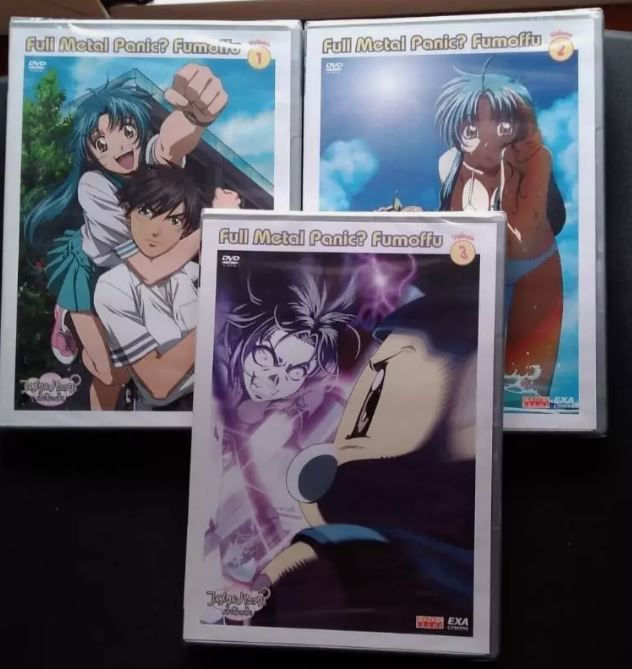 Tre DVD di anime: immagini di personaggi e titoli