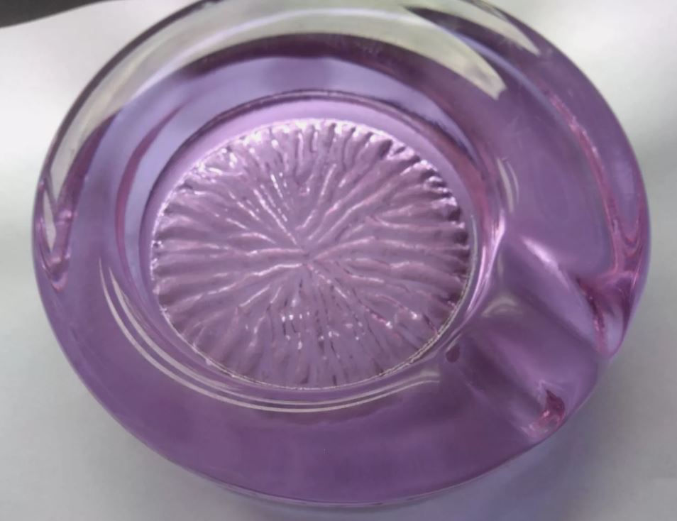 Miniatura: Posacenere viola in vetro, design inciso