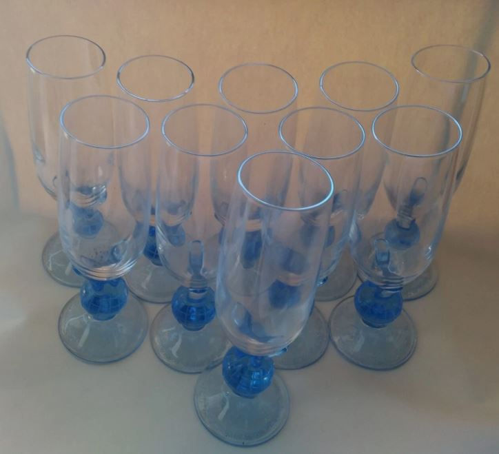 Dodici bicchieri da champagne blu