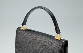 艶めく持ち手になり高級感アップ