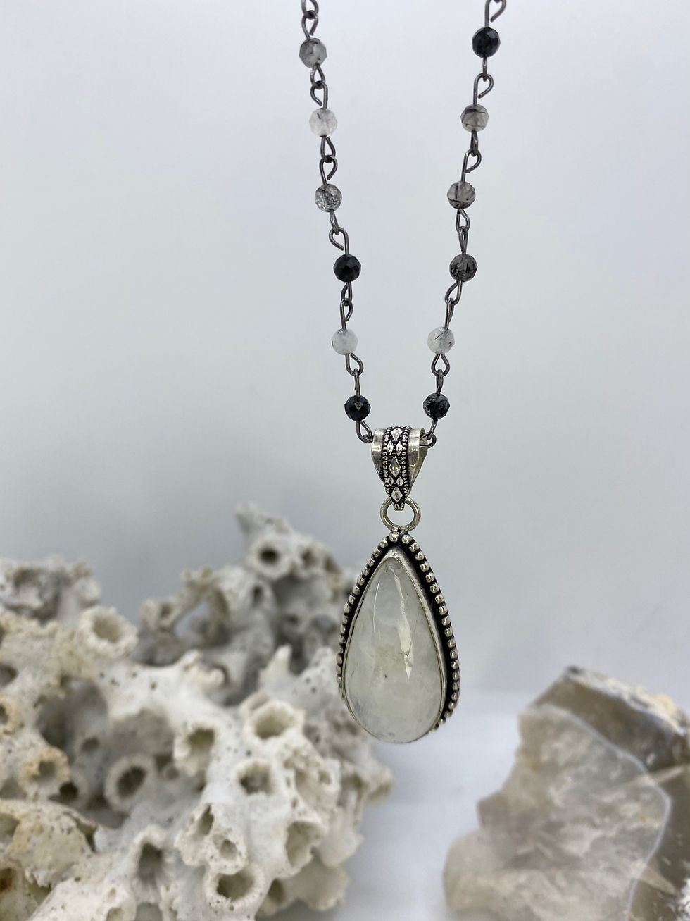 Miniature : Collier pendentif pierre de lune 