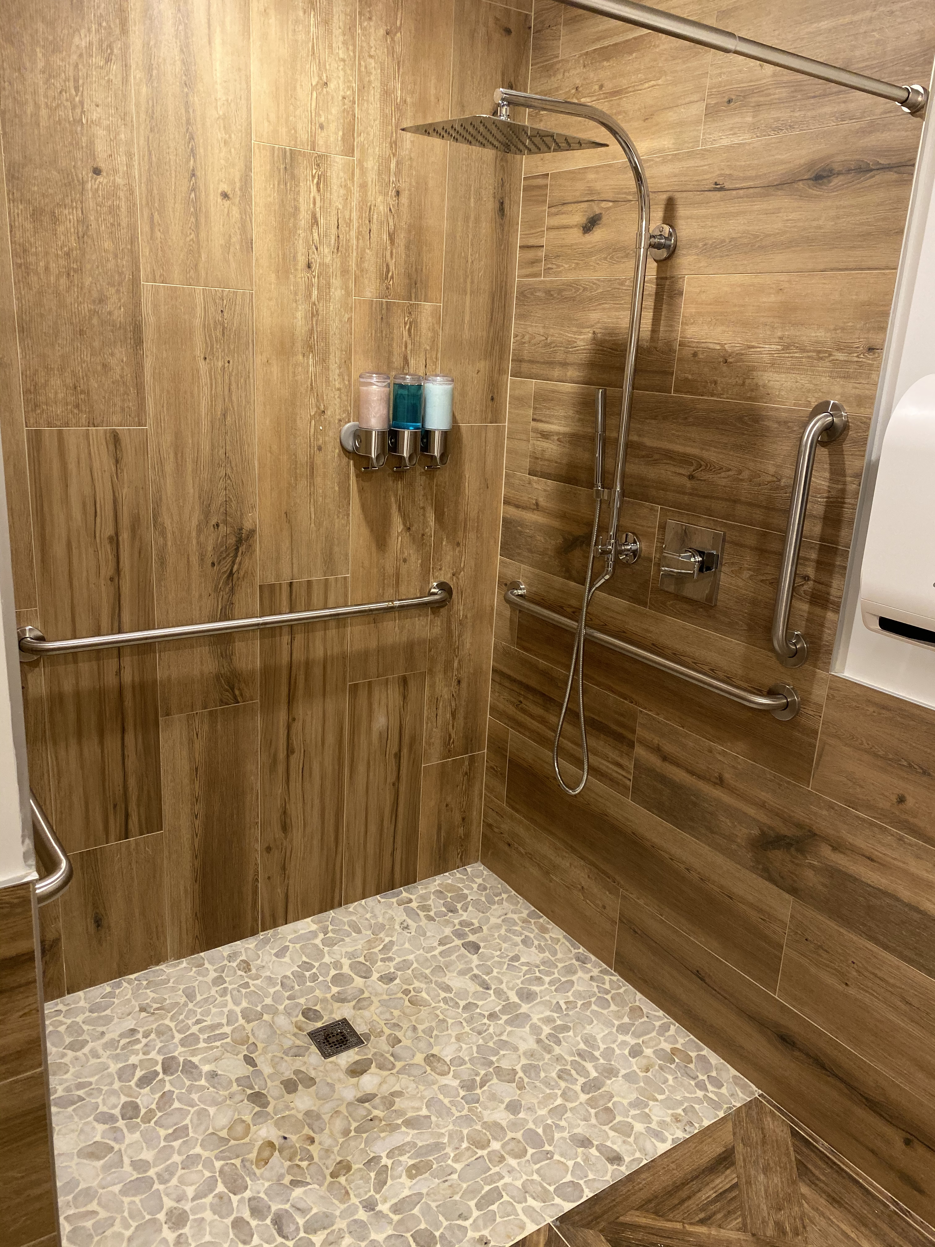 FitGuana Facilities Shower