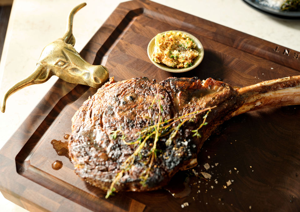 Vincent boards are handcrafted from a single American walnut tree.
Never blended. Never compromised.
More than a cutting board, they’re a statement of refined taste—
a symbol of strength, artistry, and legacy.
Made to serve—and to last—for generations.