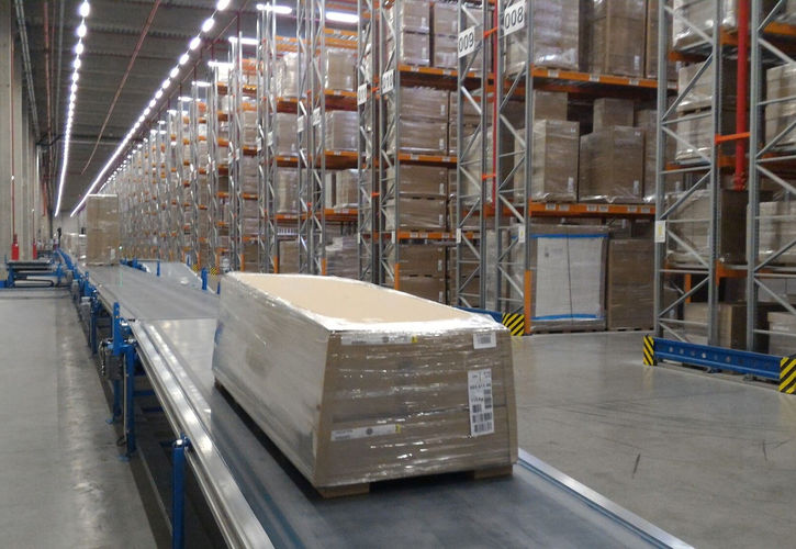 Conveioare cu banda transport paleti - Logistica - SELF TRUST Romania