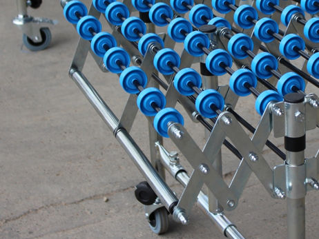 Conveior gravitational - Extensibil - Cu discuri - Pat de role gravitational - SELF TRUST