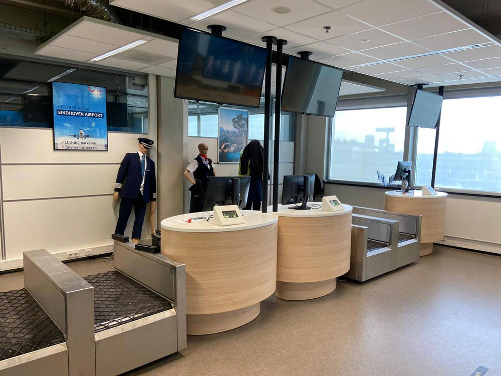 automated weighing conveyor for aviation training by citconveyors