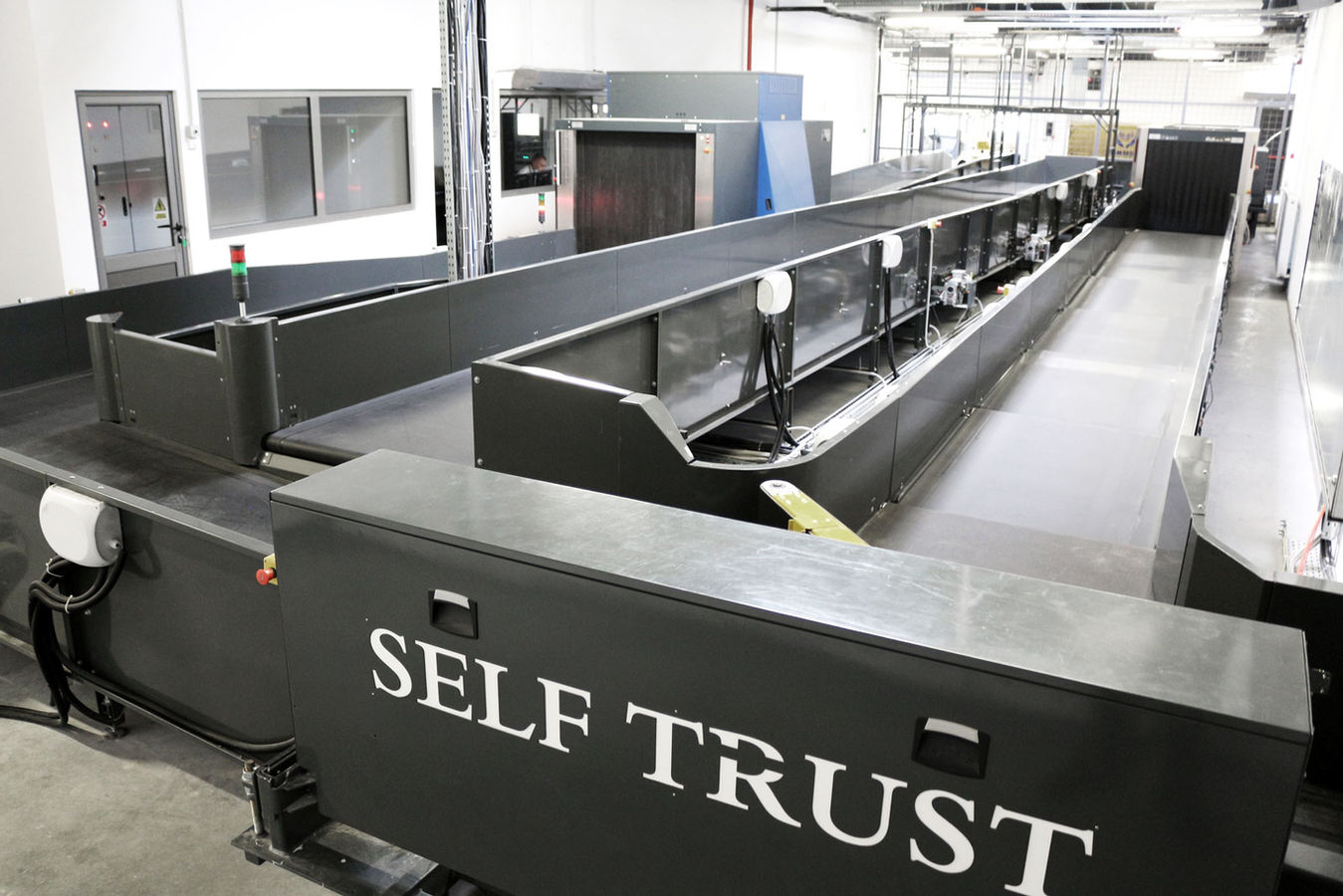 high speed airport baggage handling system by citconveyors