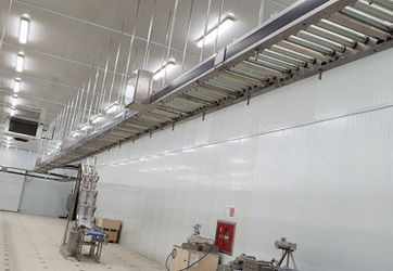 Sisteme de conveioare suspendate - Fabrica de inghetata - Conveioare cu role suspendate - 