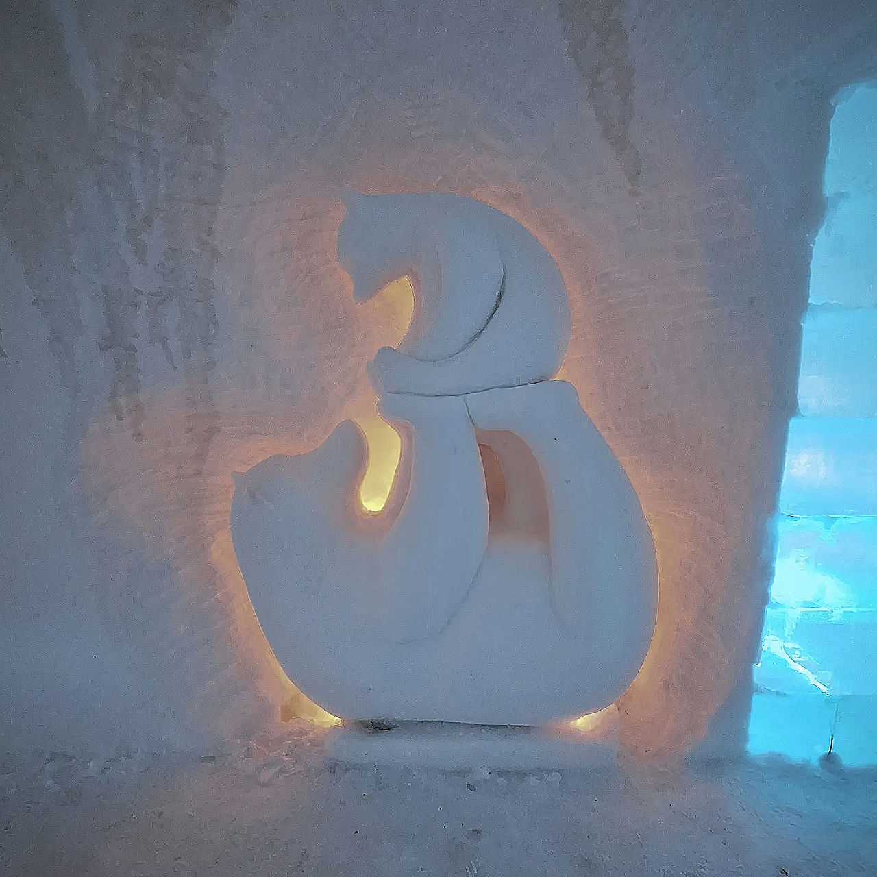 Polar Bears - Sorrisniva Igloo Hotel