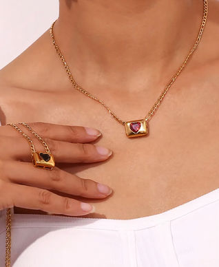 anti tarnish necklace