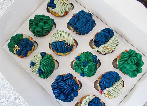 blue cupcakes1.jpg