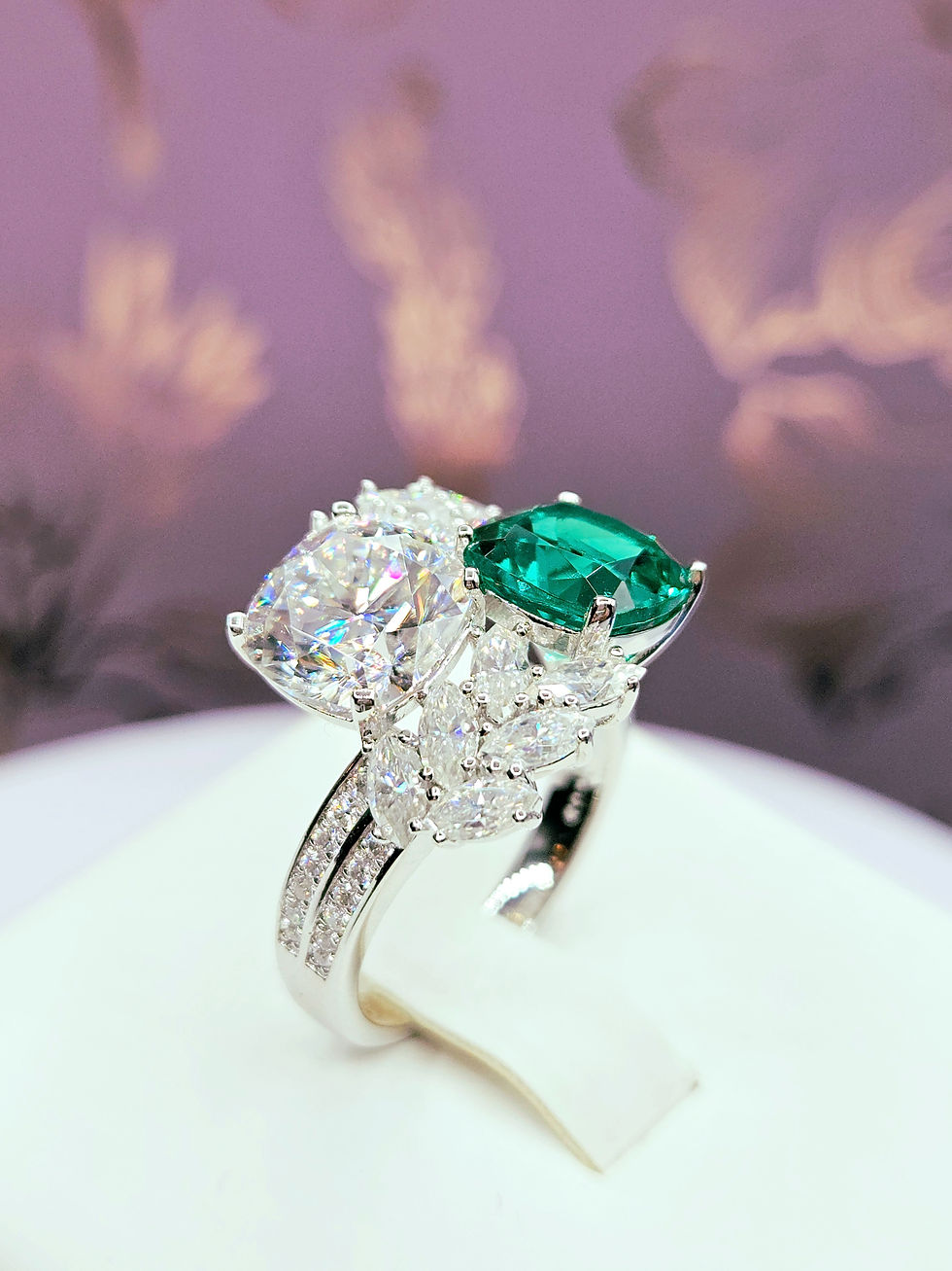 Miniatura: diamondshero.it anello jacqueline jackie kennedy solitario smeraldo diamante moissanite cut ring silver gold diamond emerald