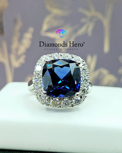 Anello placcato oro con fluorite e zircone blu petrolio, Cina 1,877 carati Anello placcato oro con fluorite e zircone blu petrolio, Cina 1,877 carati