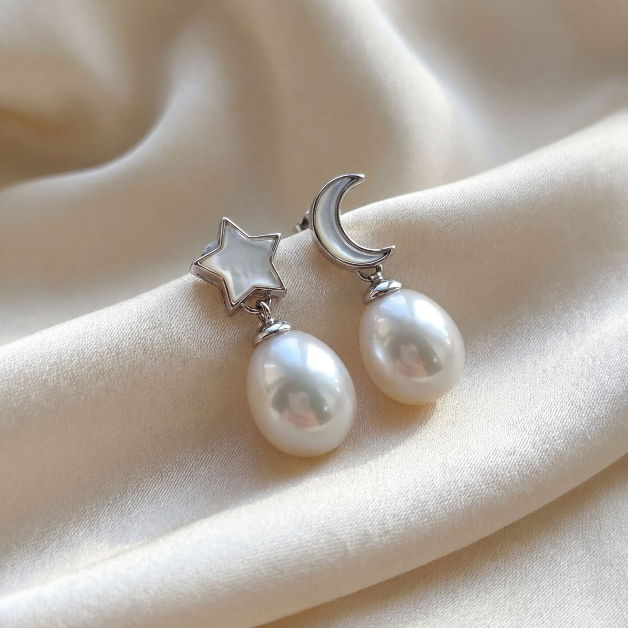 perlevere.it orecchini stella luna con perle di acqua dolce bianche punto luce white pearls earrings