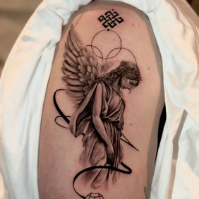 Tattoo micro réalisme d'un Ange à Nice au salon La Fratrie