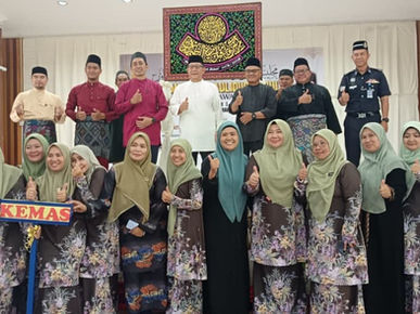 Kemas juara pertandingan sepanduk Maulidur Rasul Daerah Nabawan