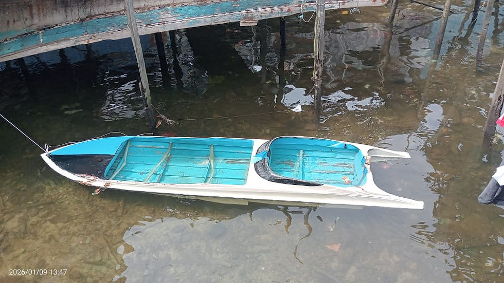 Dua Bot Penumpang Bertembung, Seorang Kru Hilang