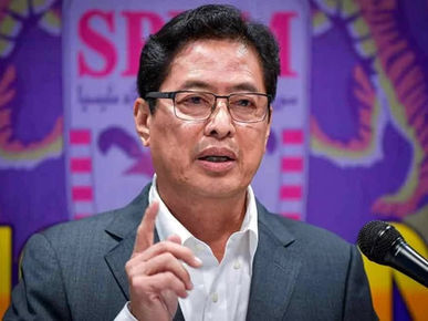 Pegawai SPRM perlu kreatif, adaptif hadapi jenayah rasuah – Azam Baki