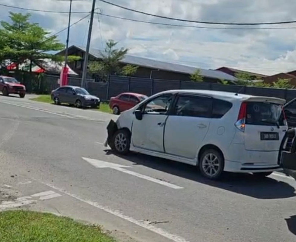 Motosikal Dipercayai Rempuh Kereta Selepas Langgar Lampu Merah