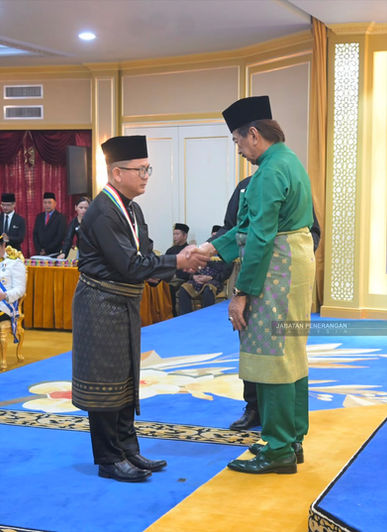 153 Individu Terima Darjah Kebesaran Negeri Sabah