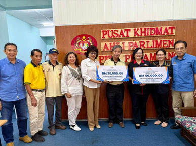 Ewon channels RM70,000  to KLF and Penampang Pensioners' Association