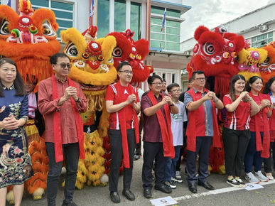 Sebuah kawasan R&R membuka ruang niaga