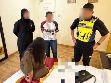 Wanita Tawar Khidmat Seks Ditahan