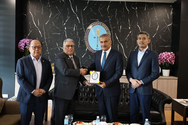 Speaker receives courtesy call from Pakistan’s High Commissioner to Malaysia
