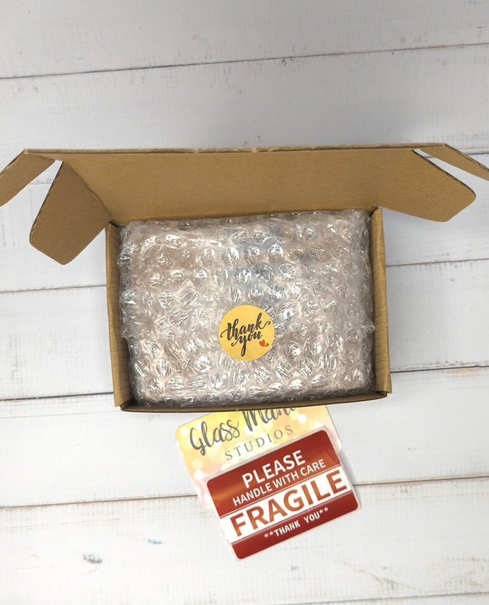 Thumbnail: picture of a sample box to be shipped