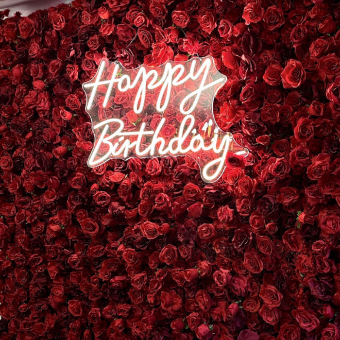 Neon ledowy "Happy Birthday" z oferty WB FLORA