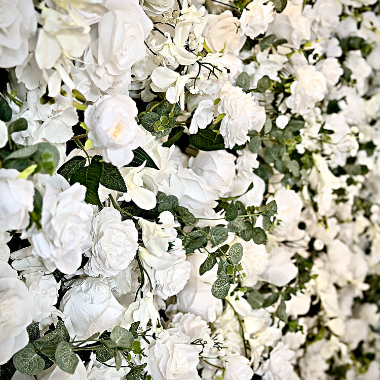 WB Flora - Ścianki kwiatowe i neony Weronika Toruń WHITE ROSES Ścianka kwiatowa białe róże