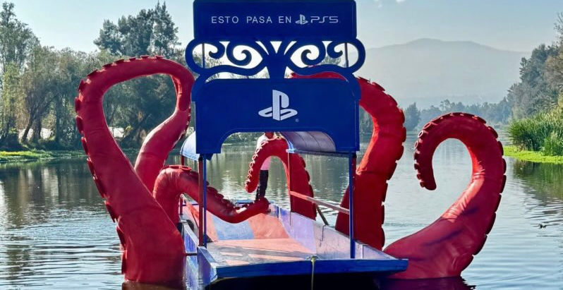 PlayStation convirtió una trajinera de Xochimilco en escenario de sus juegos más épicos