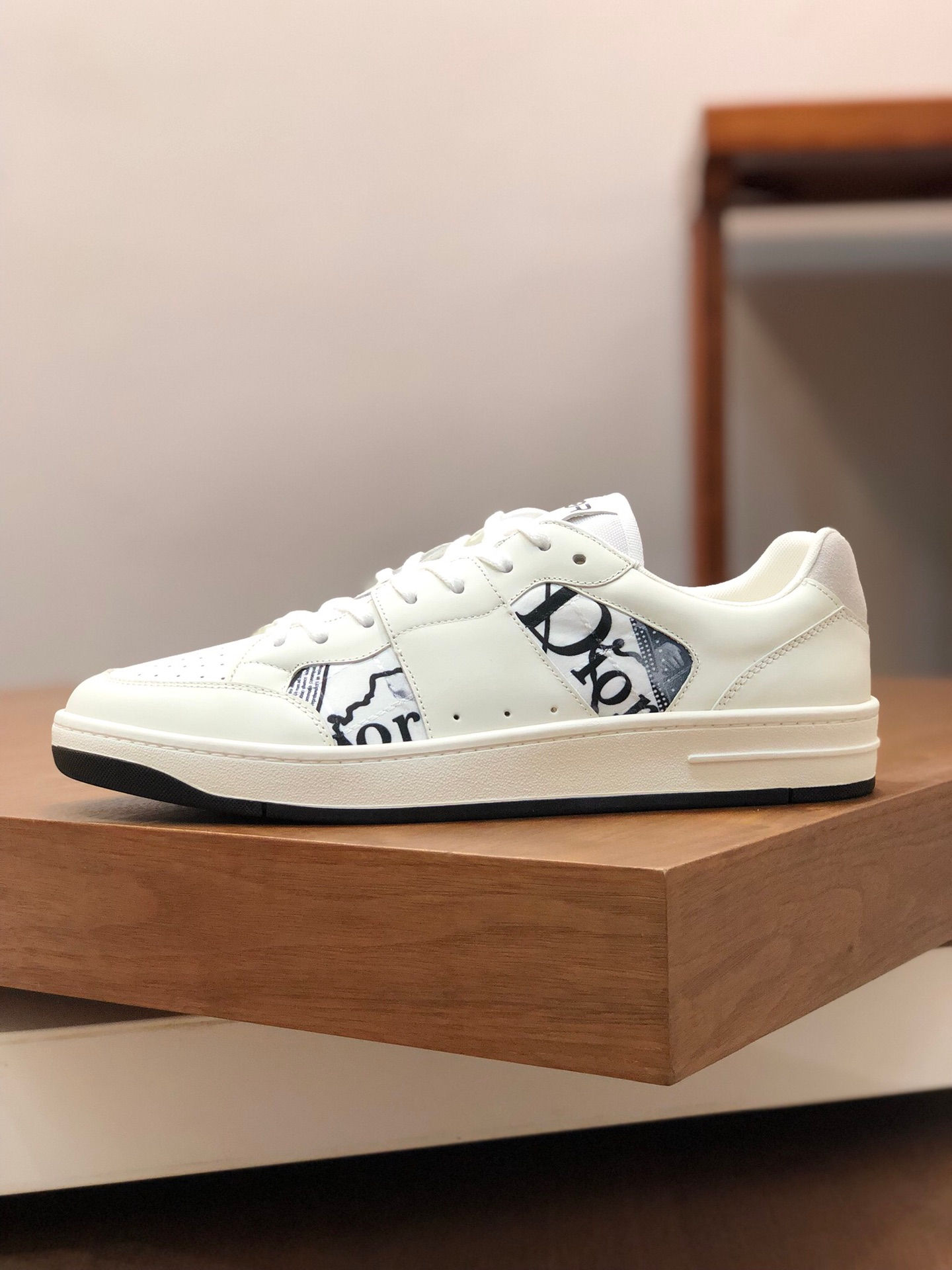 DIOR SNEAKERS
