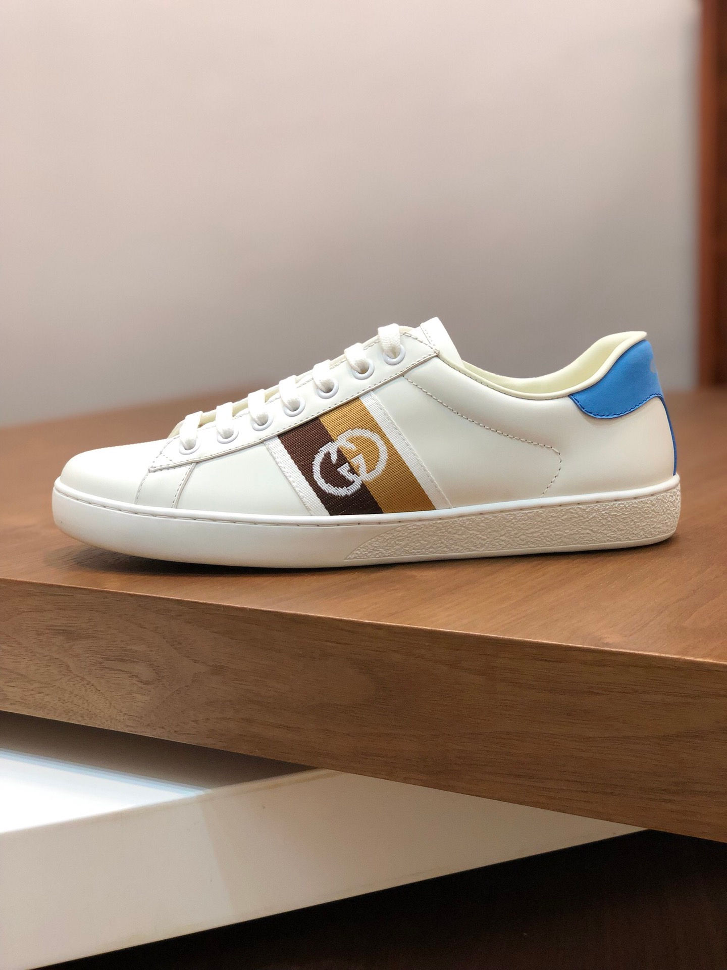 GUCCI SNEAKERS