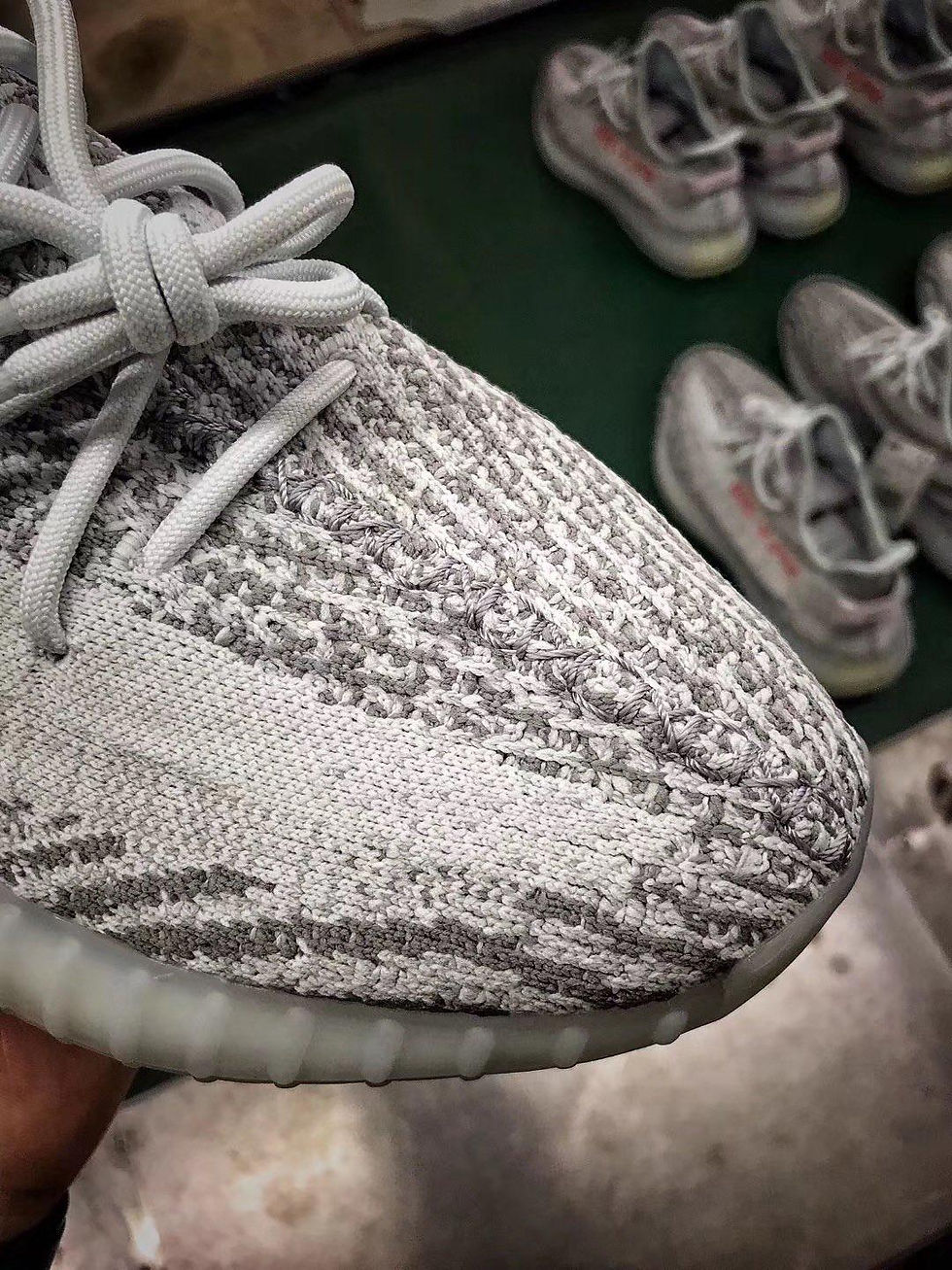 Thumbnail: ADIDAS YEEZY BOOST 350 V2 BLUE TINT
BLUE TINT/GREY THREE/HIGH RISK RED