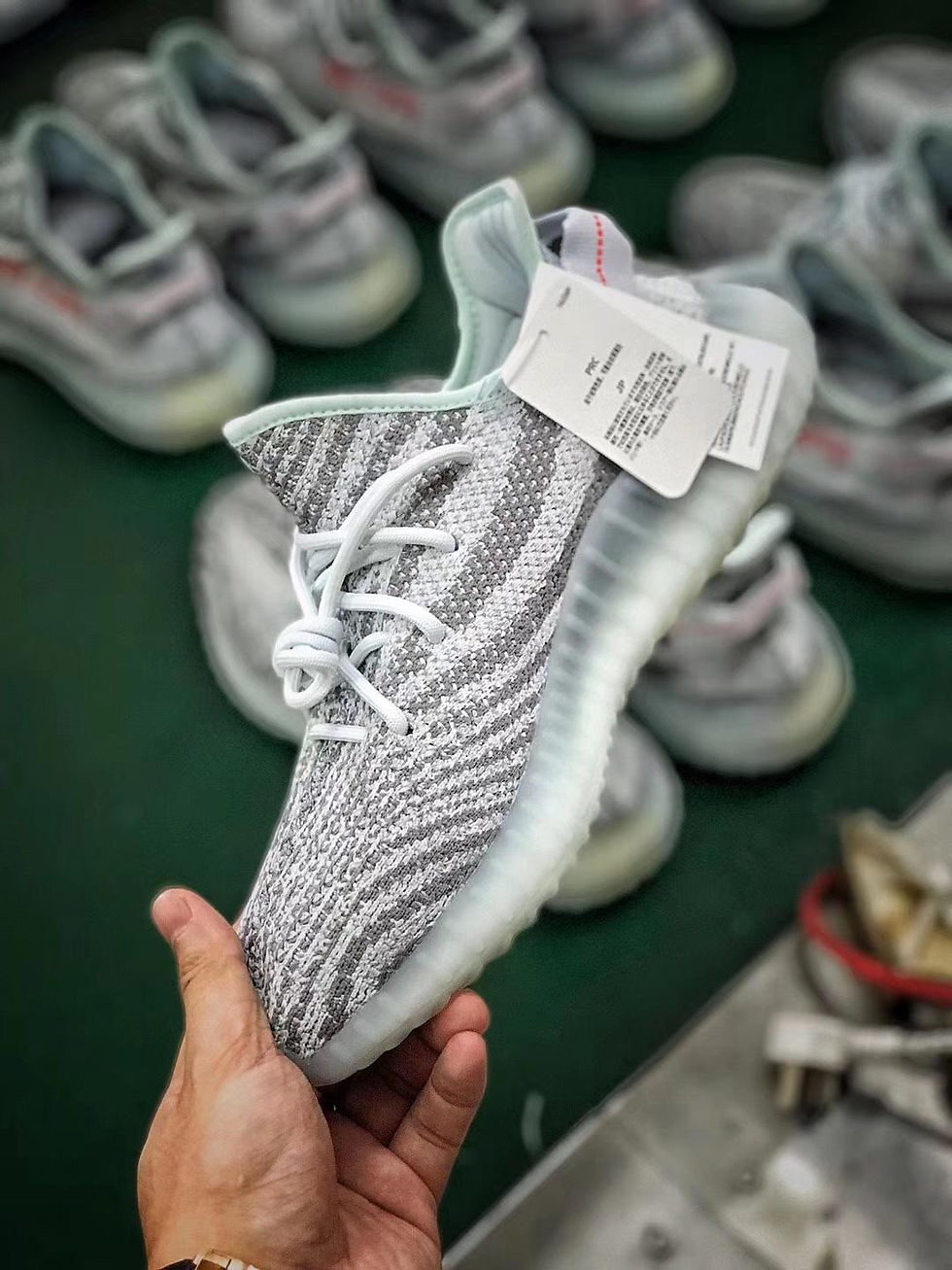 Thumbnail: ADIDAS YEEZY BOOST 350 V2 BLUE TINT
BLUE TINT/GREY THREE/HIGH RISK RED