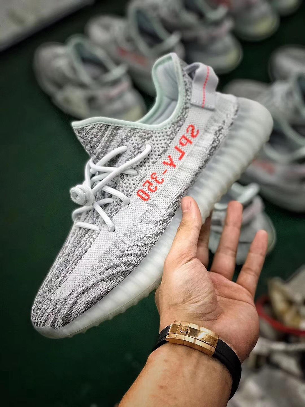 Thumbnail: ADIDAS YEEZY BOOST 350 V2 BLUE TINT
BLUE TINT/GREY THREE/HIGH RISK RED