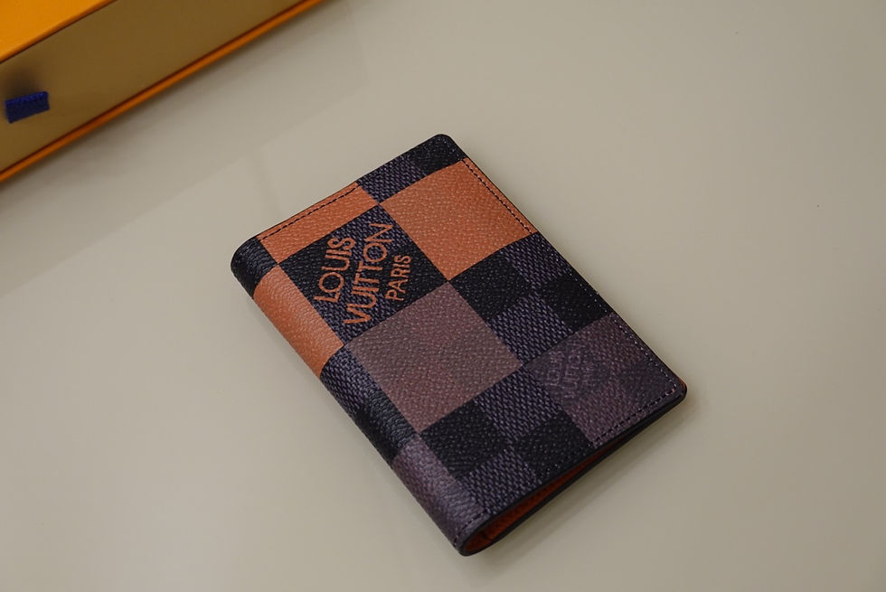 LV CARD HOLDER